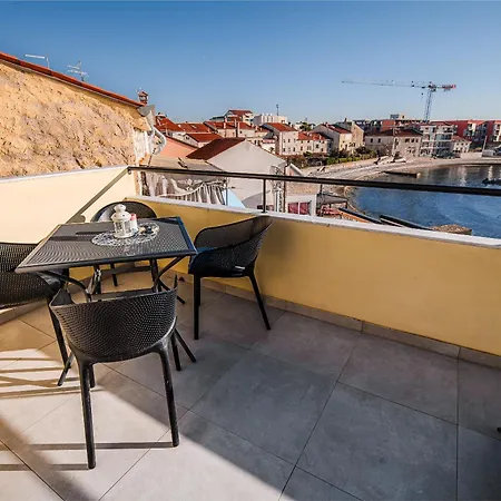 Διαμέρισμα Rosana *