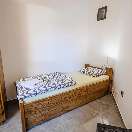 Rosana Apartman
